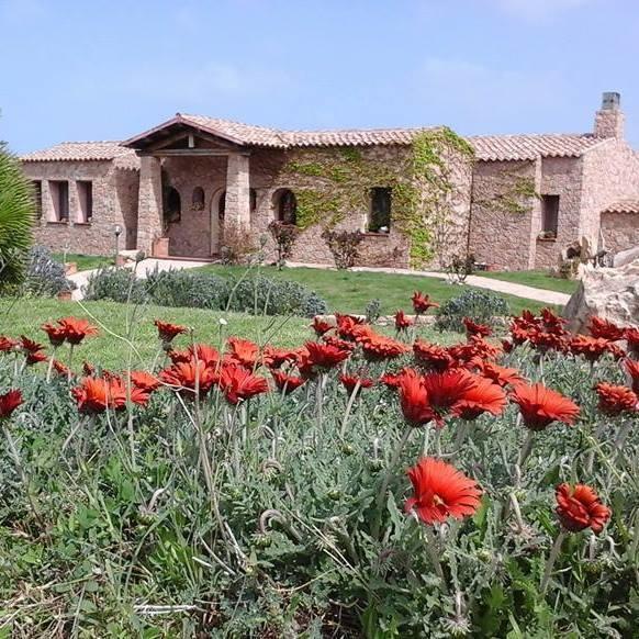Hotel Ristorante La Tana Di Li Mazzoni Trinita d'Agultu e Vignola Luaran gambar