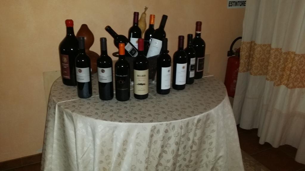 Hotel Ristorante La Tana Di Li Mazzoni Trinita d'Agultu e Vignola Luaran gambar