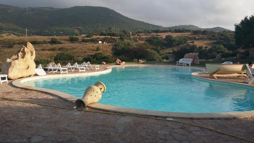 Hotel Ristorante La Tana Di Li Mazzoni Trinita d'Agultu e Vignola Luaran gambar