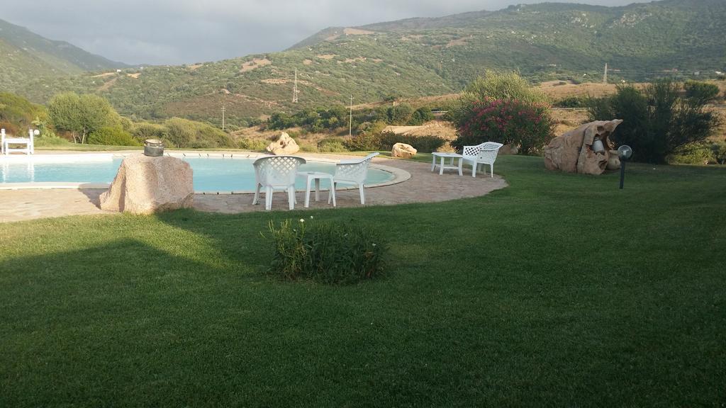 Hotel Ristorante La Tana Di Li Mazzoni Trinita d'Agultu e Vignola Luaran gambar