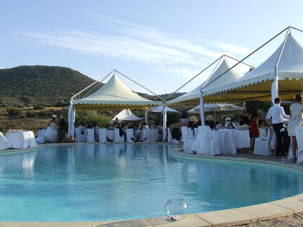 Hotel Ristorante La Tana Di Li Mazzoni Trinita d'Agultu e Vignola Luaran gambar